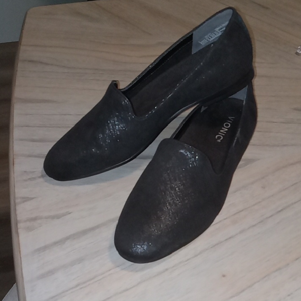 NWOT Vionic Black Loafer sz 8 1/2